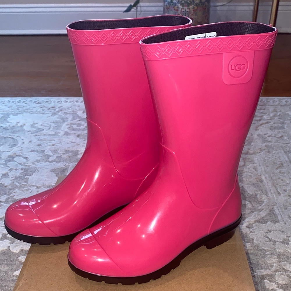 UGG Kids’ Raana Rainboots- Vibrant Pink